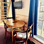 Hotel 22