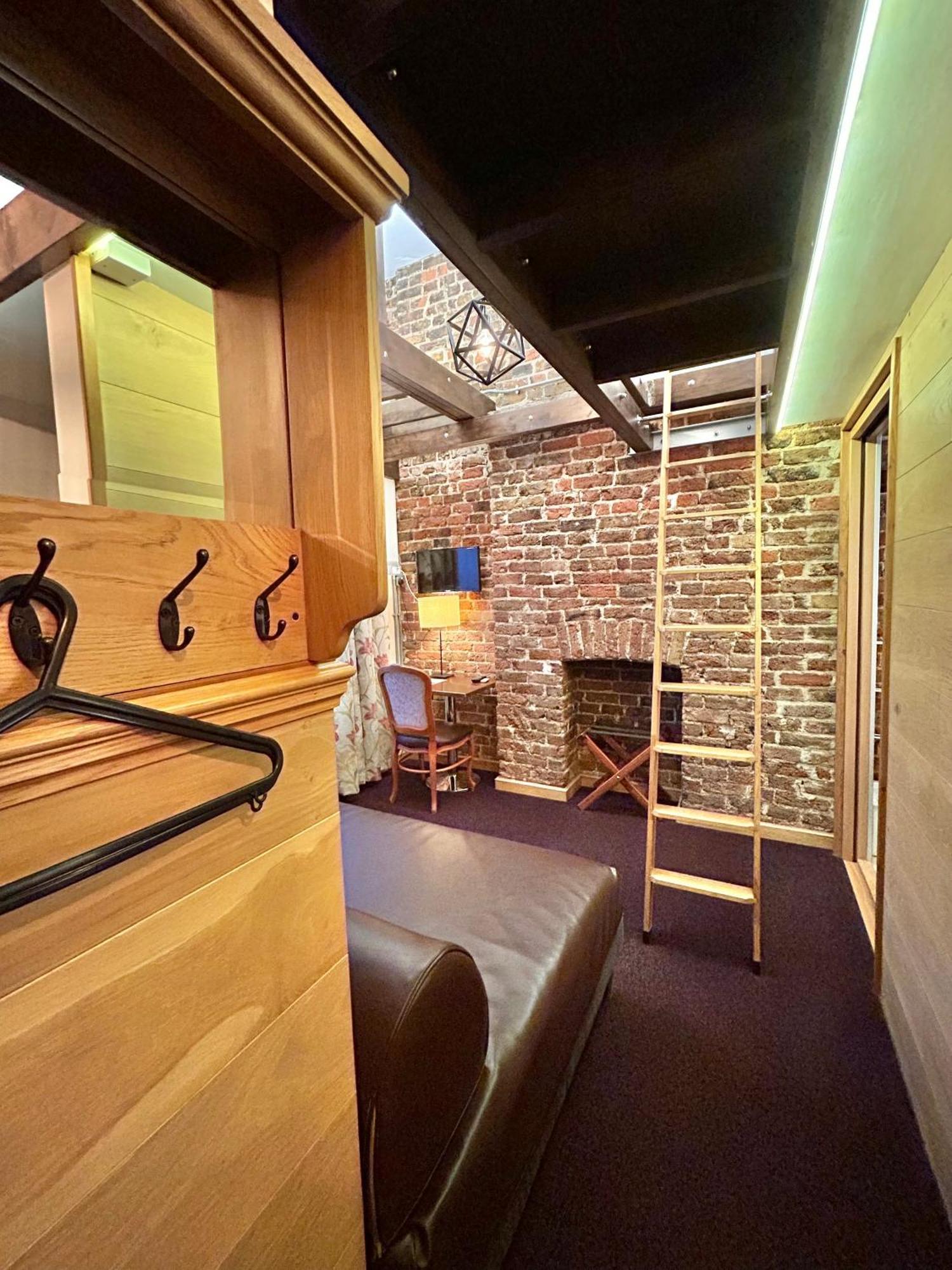 Hotel 22 2*